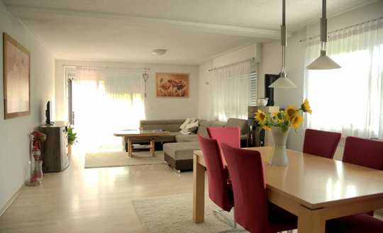 Wohnen und Vermieten: Einfamilienhaus mit Einliegerwohnung in Reutlingen-Bronnweiler