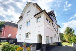 FREIRAUM4 +++ Stadthaus mit 3 Wohneinheiten in ruhiger aber zentraler Lage, mit großem Garten!