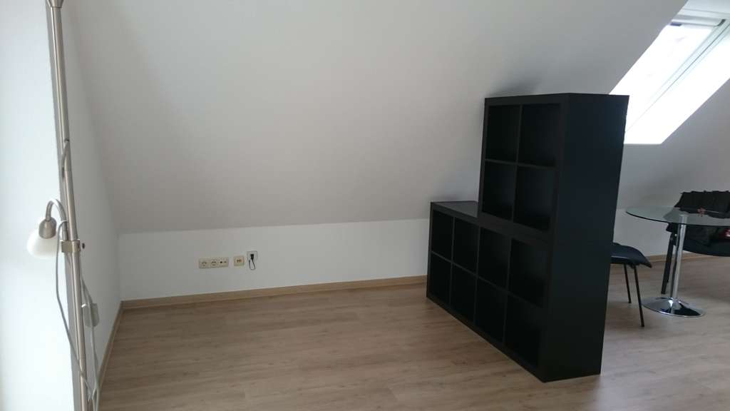 Immobilie in Bad Schwartau - Charmante 1,5-Zimmer Dachgeschosswohnung in Bad Schwartau, frisch saniert - Bild 0