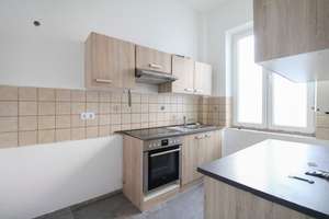Bezugsfreie Hochparterre-Wohnung mit hohen Decken und zentraler Anbindung – 70374 Schmidener Vorstadt, Stuttgart – Vorschaubild 4