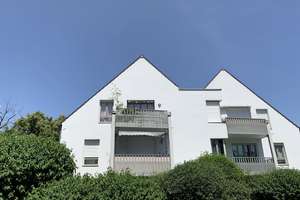 Charmante Dachgeschosswohnung mit Südbalkon und Tiefgaragenstellplatz in Augsburg-Oberhausen