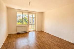 Helle 3-Raum-Wohnung mit großem Sonnenbalkon und neuem Badezimmer – Lortzingstr 23, 9119 Kapellenberg, Chemnitz – Vorschaubild 5