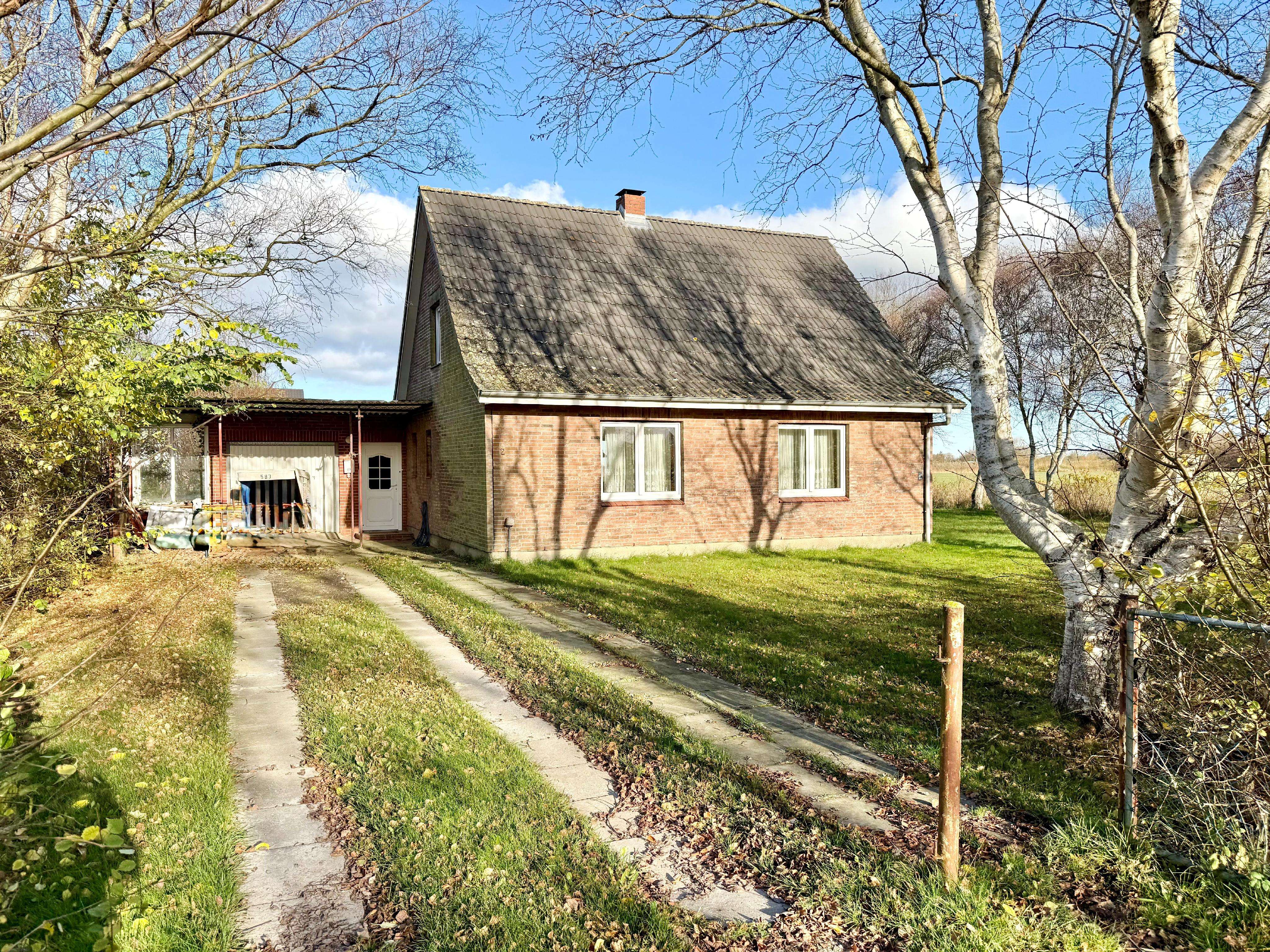 Modernisiertes Haus mit großem Garten, Nordfriesland Kreis – Bild 1