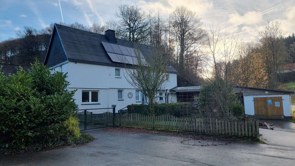 Immobilie in Schmallenberg - ***Gemütliches, altes Bauernhaus in Niederhenneborn*** - Bild 0