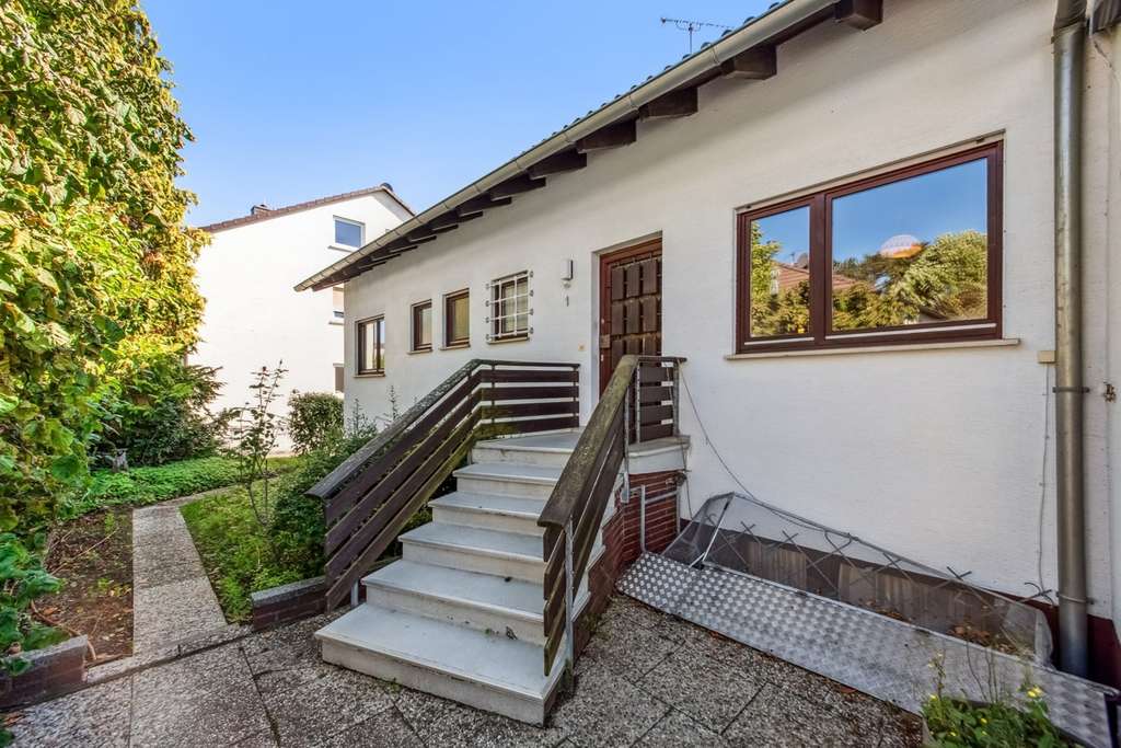 Immobilie in Mühltal - Viel Platz für Ideen: Attraktives  Einfamilienhaus in Nieder-Ramstadt zur Modernisierung - Bild 1