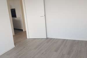 Traumhafte Aussicht: 
frisch renovierte 2-Zimmer-Wohnung 
mit Balkon 
im "Romeo & Julia"-Ensemble – Die vollständige Adresse der Immobilie erhältst du vom Anbieter., 70437 Rot, Stuttgart – Vorschaubild 4