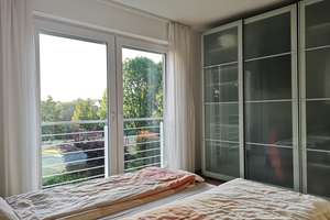 Für 15 Monate: Sonnige, großzügige möblierte 4-Zi-Wohnung mit Terrasse in Bochum Weitmar – Pfarrer-Kraemer-Straße 22, 44795 Weitmar-Mark, Bochum – Vorschaubild 3