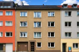 Mehrfamilienhaus mit Eigennutzungsoption, großem Stadtgarten & Entwicklungspotenzial in Köln-Bayenth