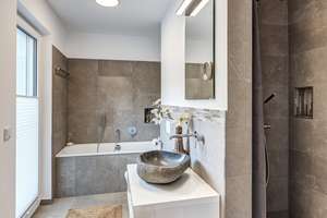 Großzügiges 3-Zimmer-Luxus-Appartement mit offenem Wohnkonzept und zwei Bädern – Die vollständige Adresse der Immobilie erhältst du vom Anbieter., 81929 Daglfing, München – Vorschaubild 9