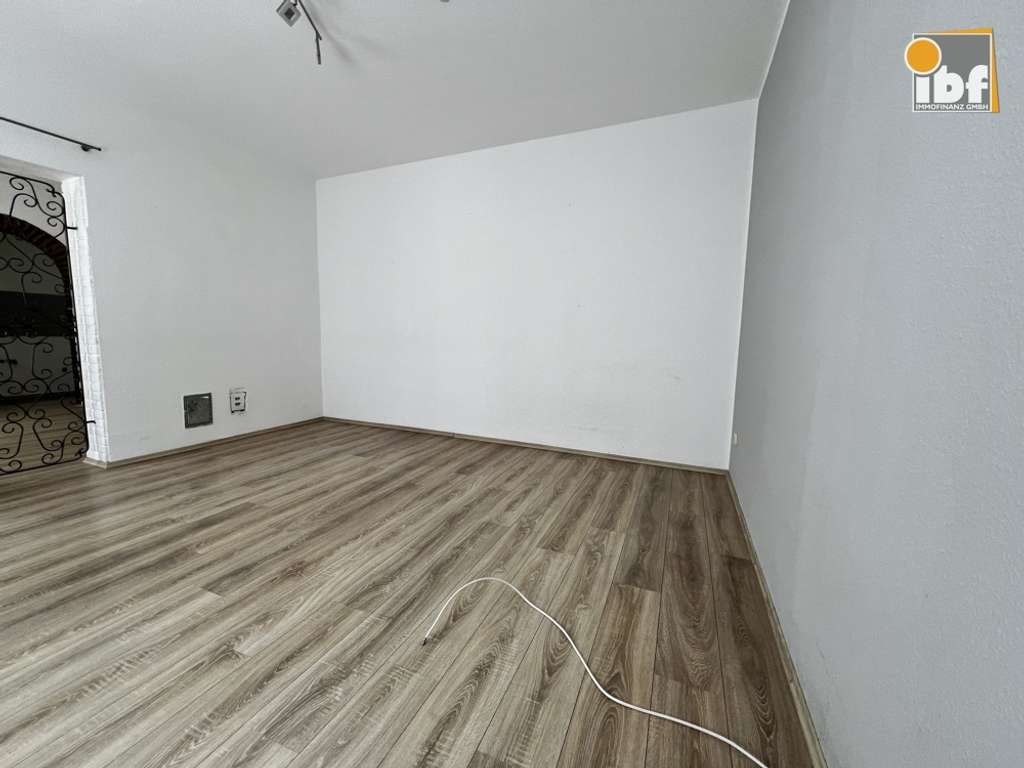 Immobilie in Herzogenrath - +++ IBF Immo +++ Geräumiges freies EFH mit Stellplatz in Kohlscheid! - Bild 3