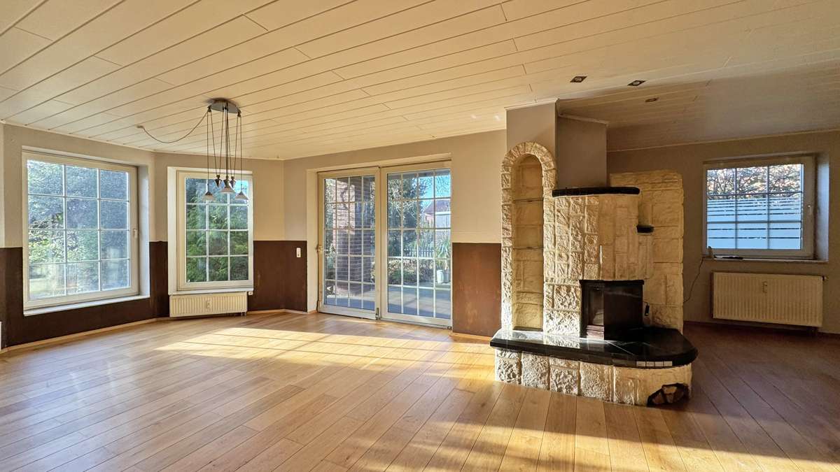 Immobilie in Bückeburg - Komfortabel wohnen mit Zukunftsoption – großzügiges Zweifamilienhaus - Bild 3