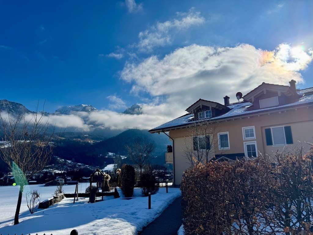 Immobilie in Schönau am Königssee - Exklusive 3,5-Zimmer-Erdgeschosswohnung mit großem Privatgarten - Bild 1