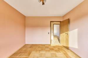 ++ Lichtdurchflutetes Architektenhaus mit Terrasse, Garten und 2 Garagen in beliebter Wohnlage ! ++ – Die vollständige Adresse der Immobilie erhältst du vom Anbieter., 76877 Offenbach an der Queich – Vorschaubild 31