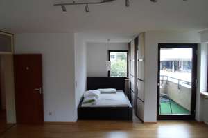 Stilvolle, geräumige und sanierte 1-Zimmer-Wohnung mit Balkon und Einbauküche in Regensburg – Merkurstr. 16, 93051 Kumpfmühl-Ziegetsdorf-Neuprüll, Regensburg – Vorschaubild 2