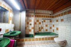 Einfamilienhaus mit ausgebautem Raum im Dachgeschoss, schönem Garten und 2 Garagen – Tübingen (Kreis) – Vorschaubild 14