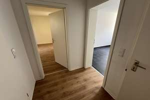 Ihr neues Zuhause ! renovierte 2 Zi.- Whng. - große Küche - Wannenbad  mit Fenster - Duisburg – Gillhausenstr.. 29, 47226 Hochemmerich, Duisburg – Vorschaubild 6