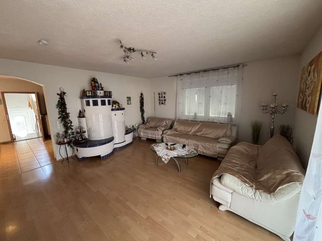 Immobilie in Rheinau - Wunderschönes 3-Familienhaus mit Garten in Freistett - Bild 1