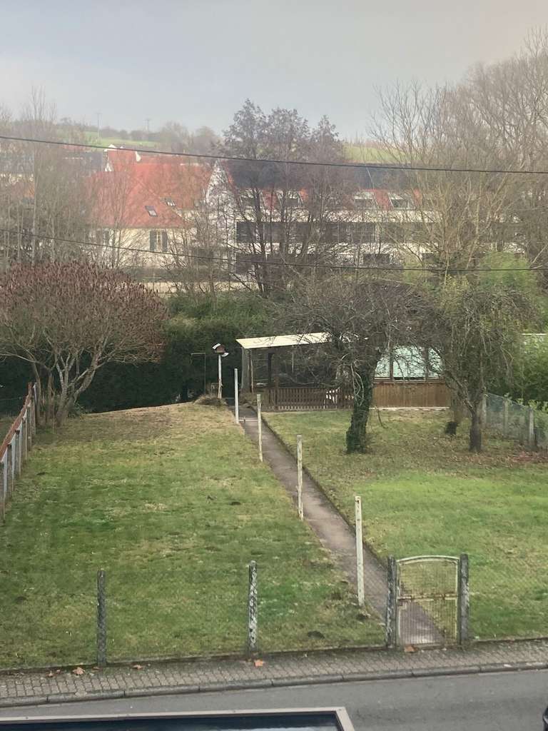 Immobilie in Hornbach - Gepflegtes Ein- bis Zweifamilienhaus mit Photovoltaik und zusätzlichem Grundstück in Hornbach - Bild 2