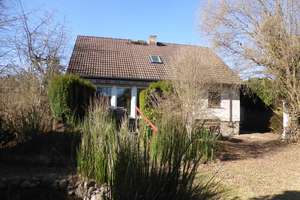 Modernisierungsbedürftiges Okal-Einfamilienhaus mit weiterer Baumöglichkeit für ein Einfamilienhaus