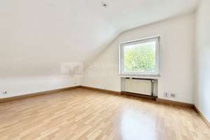 Lichtdurchflutete 3-Zimmer-Dachgeschosswohnung mit Stellplatz in Bonn-Duisdorf – Die vollständige Adresse der Immobilie erhältst du vom Anbieter., 53123 Duisdorf, Bonn – Vorschaubild 5