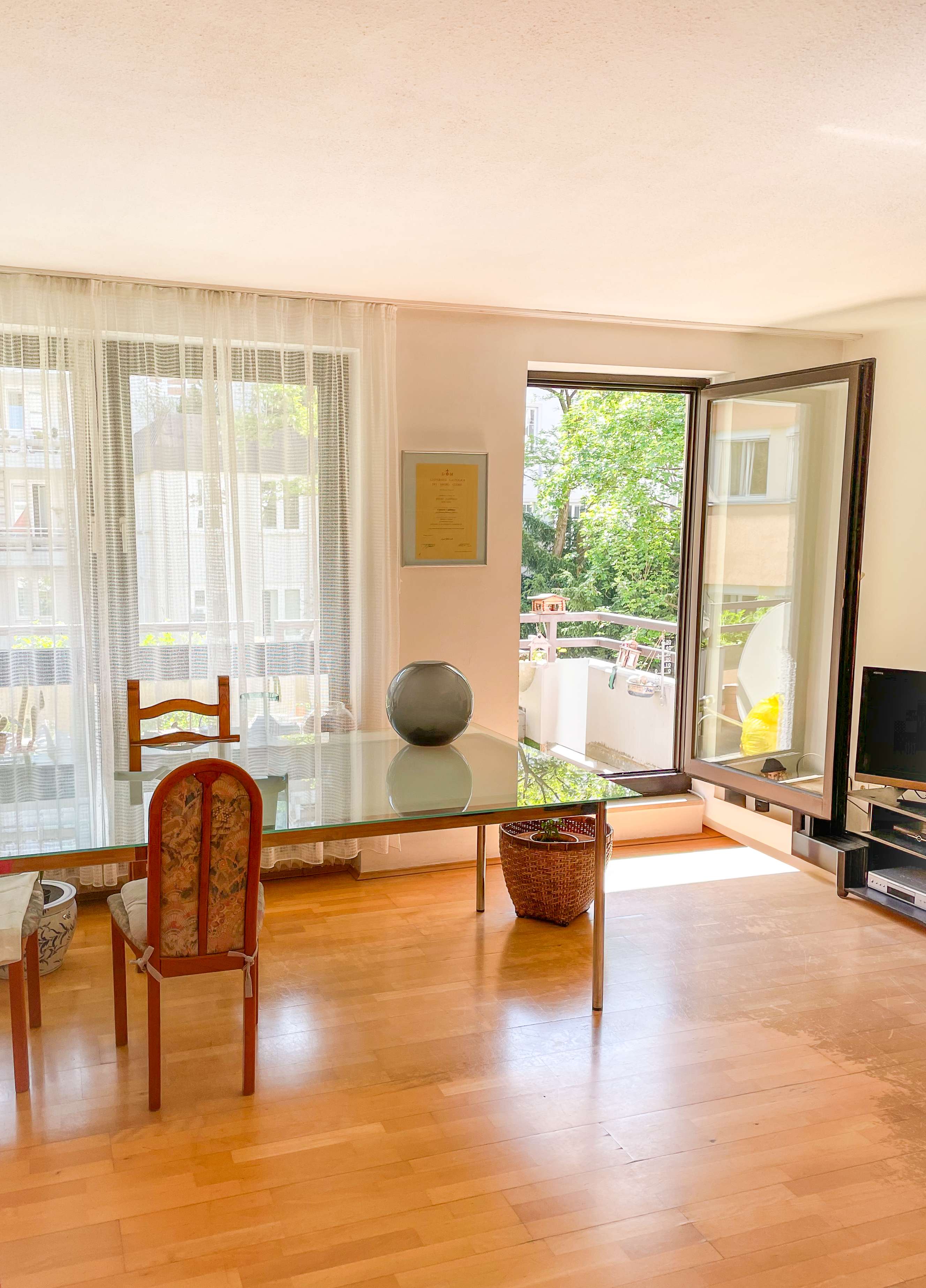 **Im Herzen der Stadt und voller Möglichkeiten: 2 Zimmer mit Balkon ins Grüne**, München – Bild 4