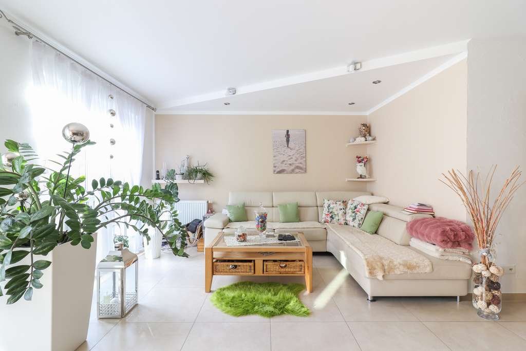 Immobilie in Wöllstadt - Ankommen und wohlfühlen: Modernes Reihenhaus mit Gartenidylle in Wöllstadt - Bild 1