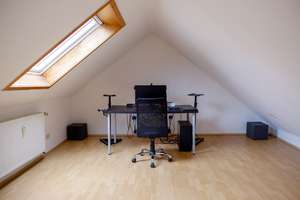 Attraktive 2,5-Zimmer-DG-Wohnung in Wuppertal – Die vollständige Adresse der Immobilie erhältst du vom Anbieter., 42105 Elberfeld West, Wuppertal – Vorschaubild 9