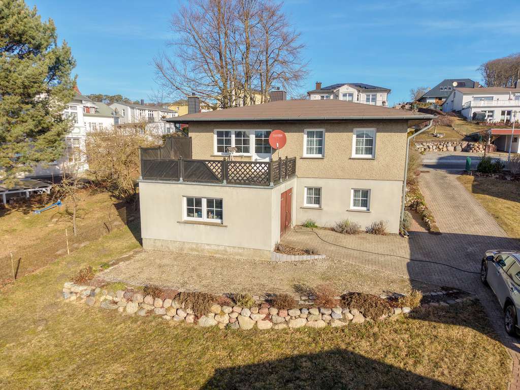 Immobilie in Sellin - Großzügiges Anwesen mit zusätzlichem Bungalow in strandnaher Toplage von Sellin - Bild 0