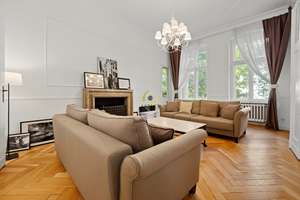 Charmanter Altbau mit Charakter: 3-Zimmer-Wohnung mit Fischgrätenparkett im 1. OG nahe Ku'damm.