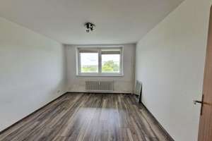 Gut geschnittene 3-Zimmer-Wohnung in belebter Lage in der Rendsburger Schleife – Die vollständige Adresse der Immobilie erhältst du vom Anbieter., 24768 Rendsburg – Vorschaubild 4