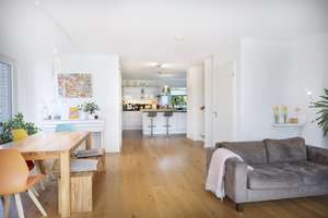 Modernes Familienhaus mit Dachterrasse, Sauna und Südwestgarten in Wiesbaden-Nordenstadt – Die vollständige Adresse der Immobilie erhältst du vom Anbieter., 65205 Nordenstadt, Wiesbaden – Vorschaubild 5