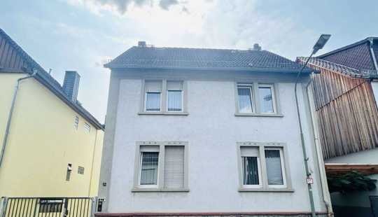 Bild von Hanau-Steinheim: Vielseitiges 3-Familienhaus mit Innenhof & Anlieger-Maisonette – Komplett vermietet