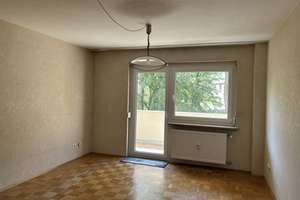 Gepflegte 4-Zimmer-Eigentumswohnung mit modernisiertem Duschbad/WC in bevorzugter Lage – Geschwister-Scholl-Straße 12, 91058 Schönfeld, Erlangen – Vorschaubild 2