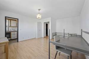 LEERSTEHENDES APARTMENT MIT MIET- UND ENTWICKLUNGSPOTENZIAL – Die vollständige Adresse der Immobilie erhältst du vom Anbieter., 81927 Johanneskirchen, München – Vorschaubild 3