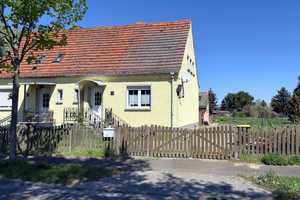 Doppelhaushälfte mit Potenzial sucht neue Familie – Potsdam-Mittelmark (Kreis) – Vorschaubild 1