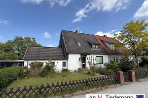 Lübeck Eichholz Nähe Wakenitz: Familien-DHH mit 5 Zimmern, 120 m² auf 820 m² Eigenland – Die vollständige Adresse der Immobilie erhältst du vom Anbieter., 23564 Sankt Gertrud, Lübeck – Vorschaubild 1