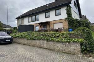 Großzügiges Einfamilienwohnhaus mit vermieteter Einliegerwohnung in toller Aussichtslage – Die vollständige Adresse der Immobilie erhältst du vom Anbieter., 56821 Ellenz-Poltersdorf – Vorschaubild 2