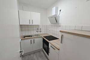 5,8 % IST-Rendite, renovierte 2 Zimmer Wohnung mit Balkon, EBK und Stellplatz – 4209 Grünau-Mitte, Leipzig – Vorschaubild 3
