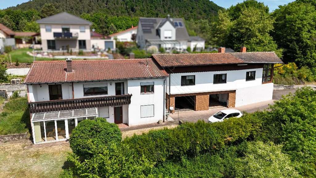 Immobilie in Merzalben - +++Zwei Einfamilienhäuser mit Südausrichtung, Wintergärten, Südbalkon, 3 Garagen, auf einem ruhig... - Bild 3