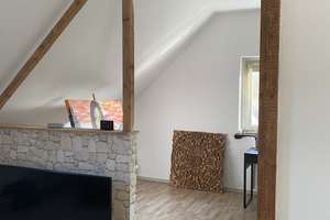 Ruhige 2-Raum-Dachgeschosswohnung in Düsseldorf – Die vollständige Adresse der Immobilie erhältst du vom Anbieter., 40597 Benrath, Düsseldorf – Vorschaubild 2