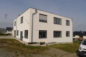 Geräumiges, preiswertes und gepflegtes 5-Zimmer-Mehrfamilienhaus in Habichtswald – Die vollständige Adresse der Immobilie erhältst du vom Anbieter., 34317 Habichtswald – Vorschaubild 3