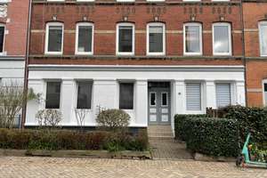Helle, schöne und gepflegte Altbauwohnung mit Dielenfussboden und Einbauküche – Fockstrasse 26, 24114 Südfriedhof, Kiel – Vorschaubild 3