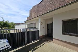 Renovierungsbedürftiges Mehrfamilienhaus mit 18 Zimmern in Leverkusen-Quettingen-Biesenbach – Lützenkirchener Straße 16, 51379 Opladen, Leverkusen – Vorschaubild 3
