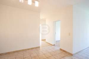 PROVISIONSFREI: Renovierte 3-Zimmerwohnung mit Loggia (bezugsfrei) – Niederhöchstädter Straße 14, 61449 Steinbach (Taunus) – Vorschaubild 2