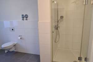 1 WG  ZIMMER MIT EIGENEM BAD | GROSSER WOHN‑ & KÜCHENBEREICH – Landhausstraße 195, 70188 Ostheim, Stuttgart – Vorschaubild 3