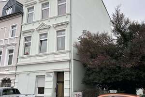 Poppelsdorf  - Charmantes Mehrfamilienhaus mit großem Garten und Entwicklungspotenzial – Die vollständige Adresse der Immobilie erhältst du vom Anbieter., 53115 Poppelsdorf, Bonn – Vorschaubild 2