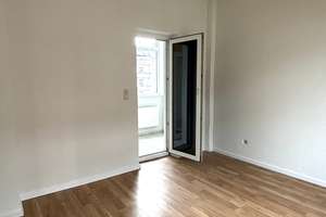 Helle 3-Zimmer-Wohnung im 3. OG mit Loggia in der Kaiserstraße 51 – zentrale Lage in Kiel-Gaarden – Kaiserstraße 49 &  51, 24143 Gaarden-Ost, Kiel – Vorschaubild 4