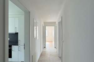 Erstbezug nach Kernsanierung: Geschmackvolle 3-Zimmer-Wohnung mit Balkon in München-Trudering - WE 1 – 81825 Waldtrudering, München – Vorschaubild 2