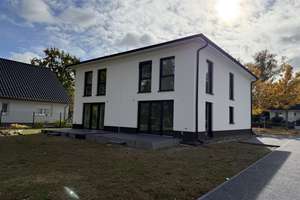 Bezugsfertiges Neubau * Doppelhaushälfte mit Luxusausstattung * private Zufahrt – Die vollständige Adresse der Immobilie erhältst du vom Anbieter., 15827 Blankenfelde-Mahlow – Vorschaubild 3