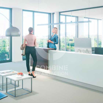 Bestens angebunden über Bhf. Südkreuz. combine Transaction.